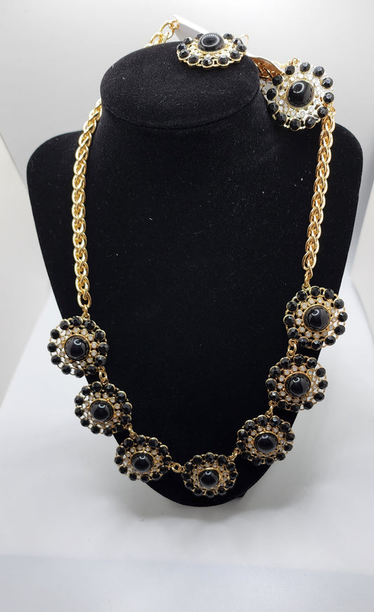 Statement necklace